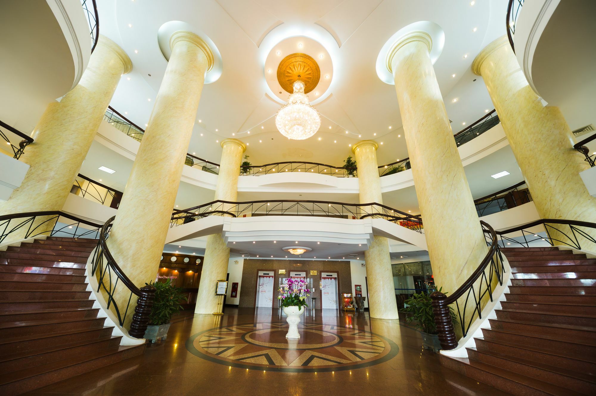 Muong Thanh Grand Phuong Dong Vinh Esterno foto